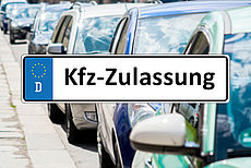 Schild mit der Aufschrift Kfz-Zulassung