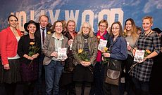 Gruppenfoto der Gleichstellungsbeauftragten mit Harm-Uwe Weber