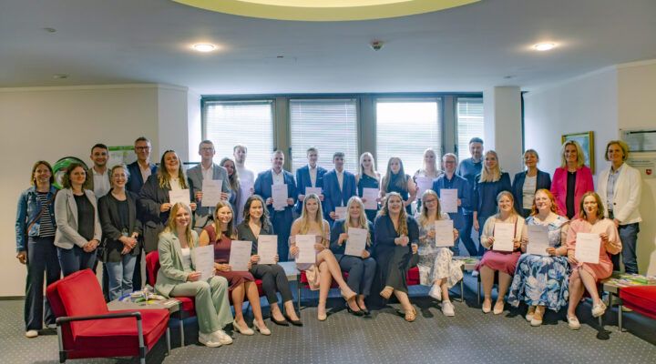 Absolventinnen der Auszubildung zur Verwaltungsfachangestellten